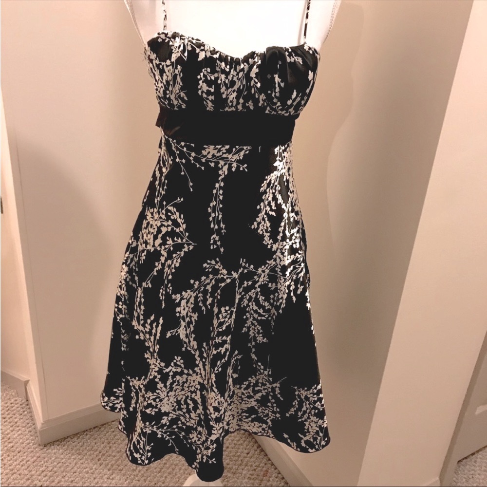 🆕 Speechless LBD Black & Cream Empire Waist Fit and Flare Dress, Size 5